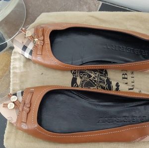 Genuine Burberry flat shoes